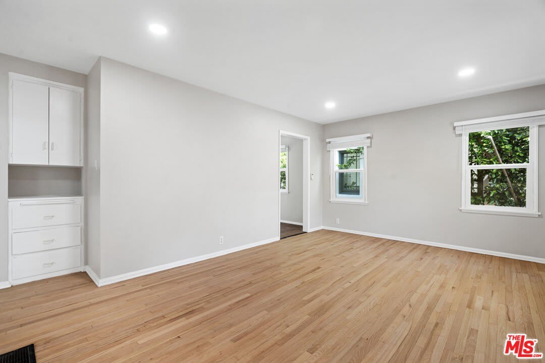 815 Crestmoore Pl – photo 2