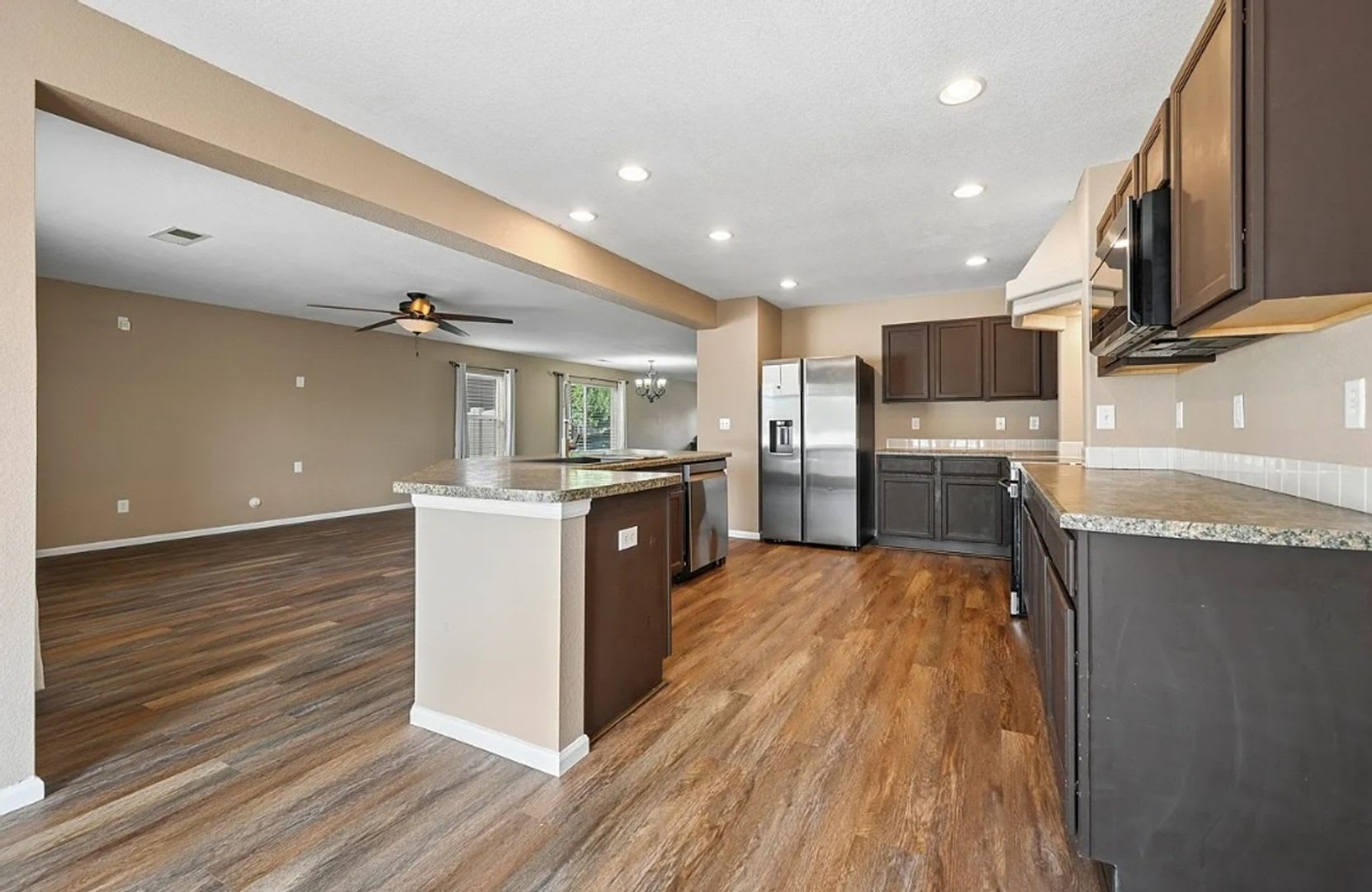 Spacious 5BR House in Fountain – photo 4