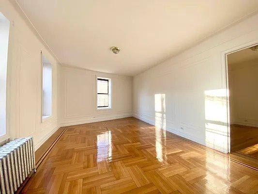 2676 Grand Concourse – photo 1