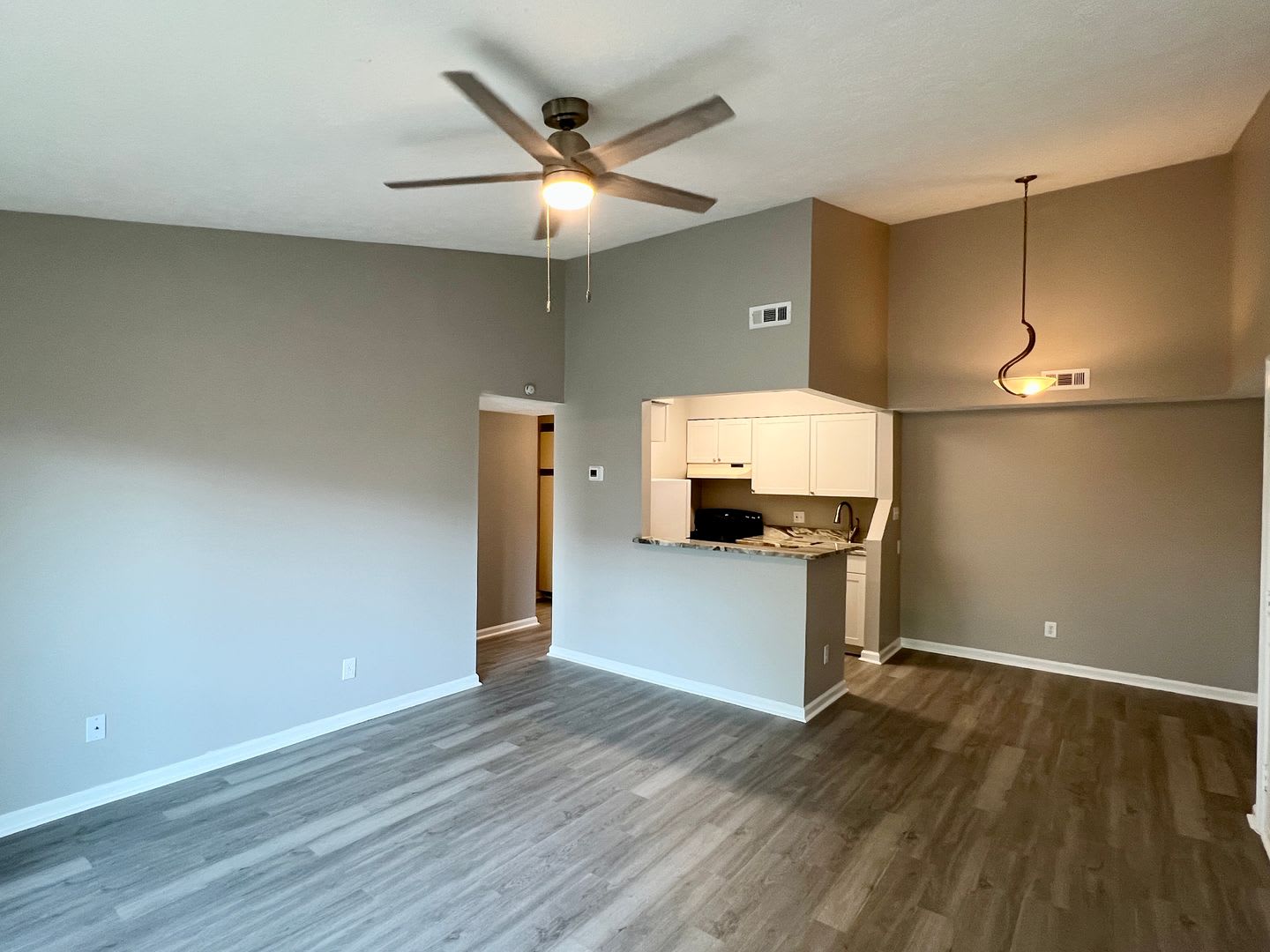 1Bth 1Bth Condo In Hampton – photo 3