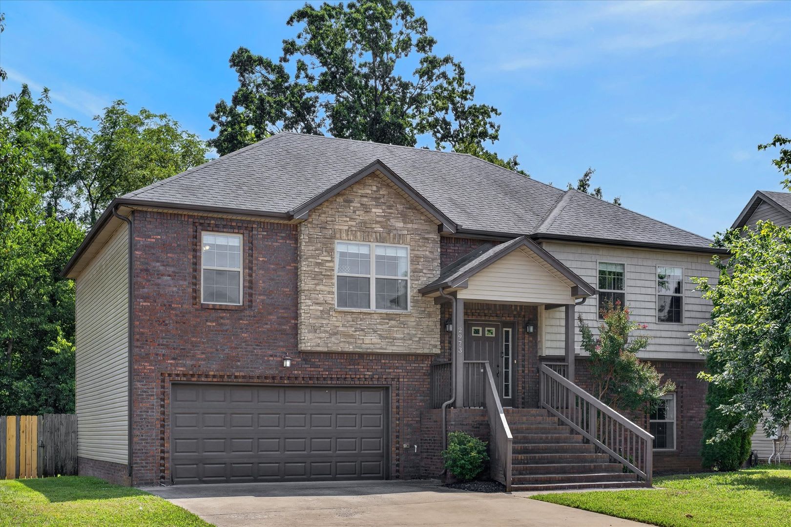 Pet Friendly Five Bedroom with Basement! – photo 2