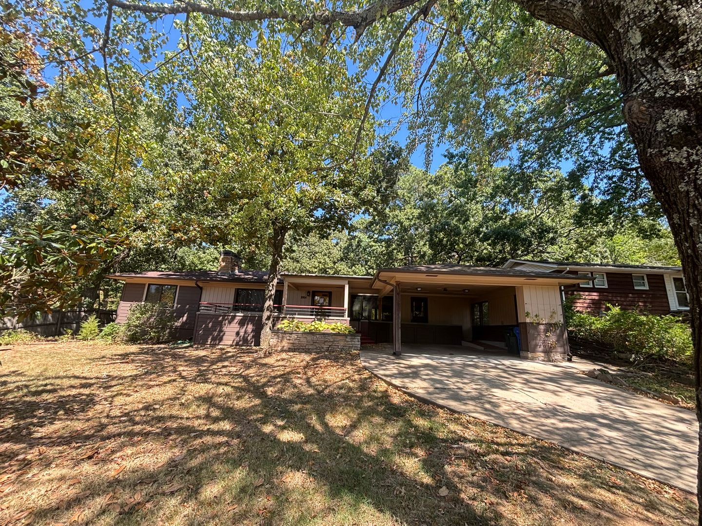 Charming Mid-Century Modern Home Just Minutes from the U of A! – photo 2