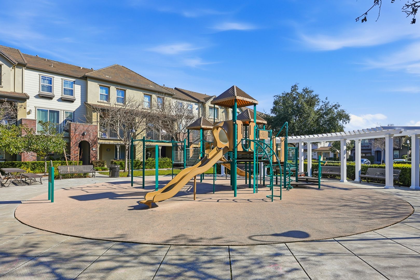 Modern Luxury 4BD/4BA Townhome in Rosewood Community – Fully Refreshed! – photo 4