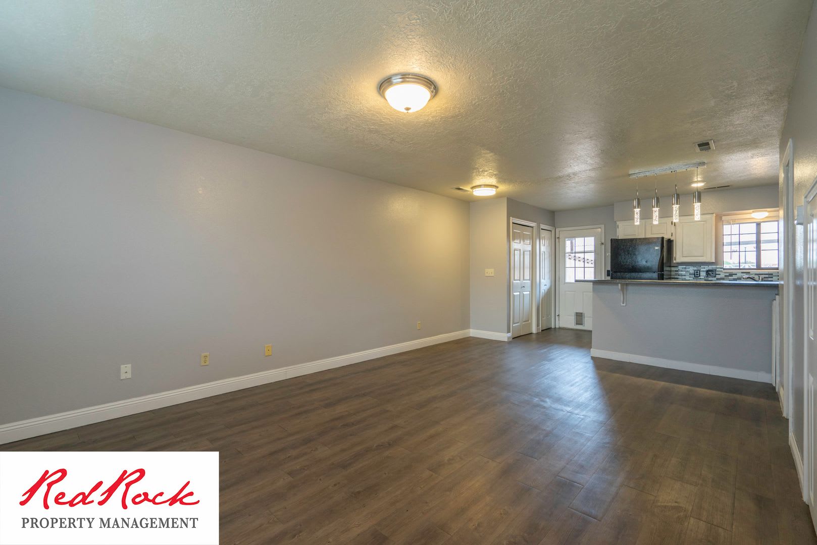 2 Bedroom Townhome with Gorgeous Balcony – photo 2