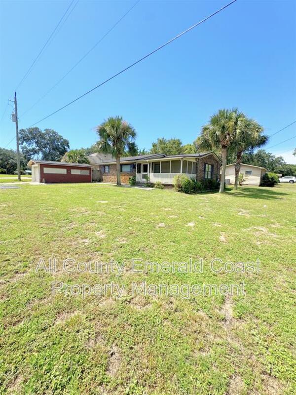 733 Beach Dr – photo 4