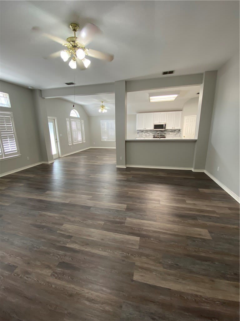 7122 Lindenwood Drive – photo 4