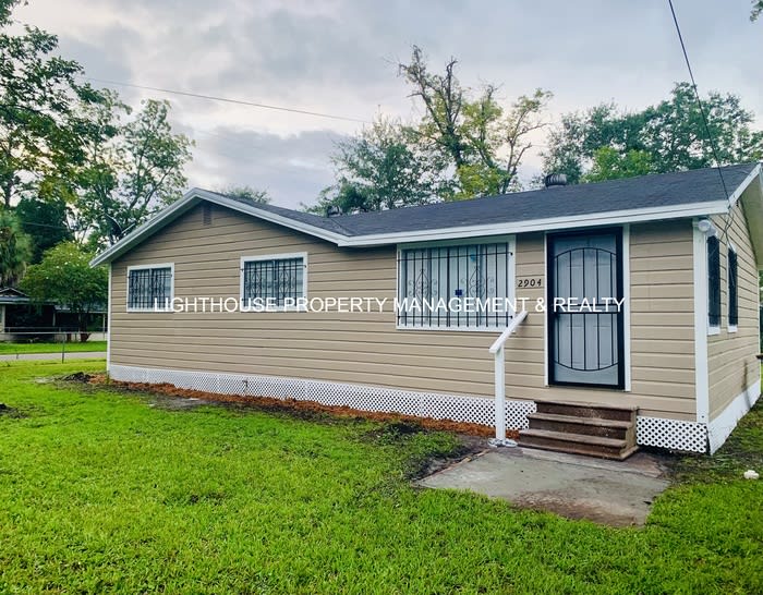 2904 West 8th Street – photo 1