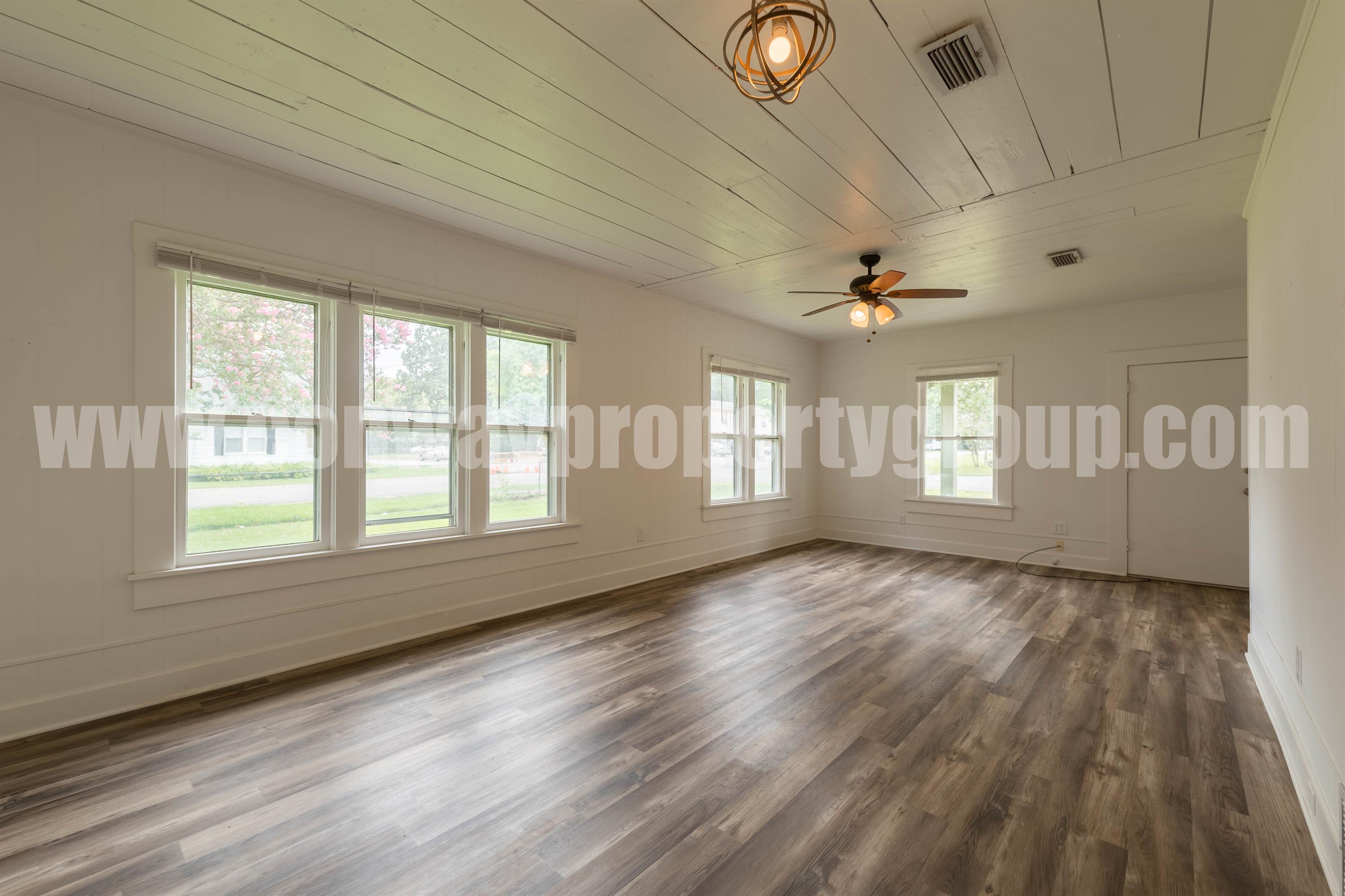1404 Clifton Street – photo 3