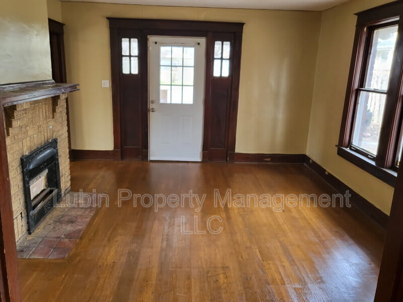 698 Semmes St – photo 2