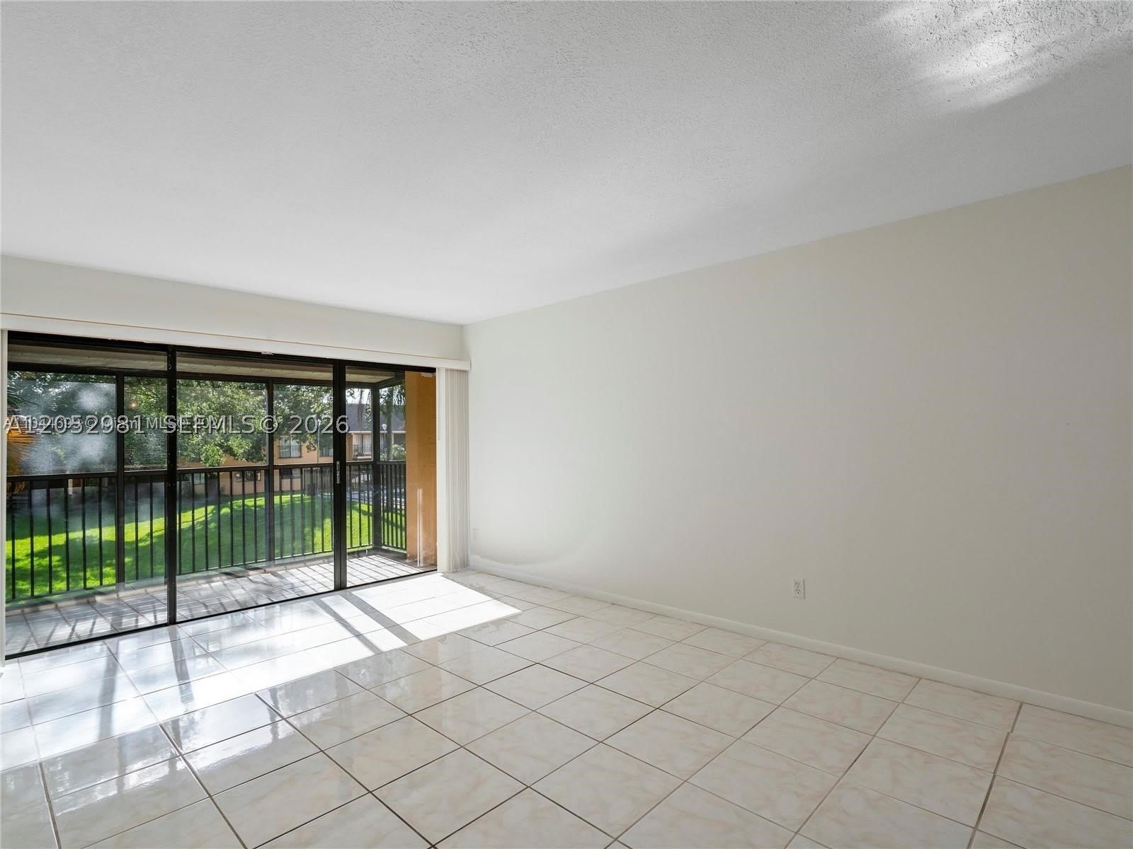 5801 Washington St – photo 4