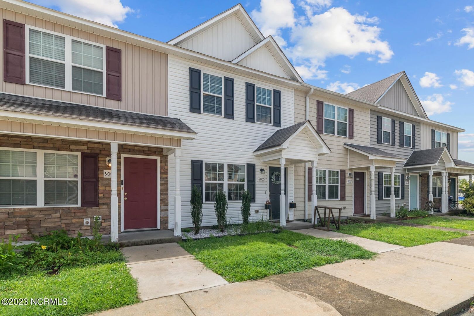 2 Bed 2.5 Bath Townhome – photo 3