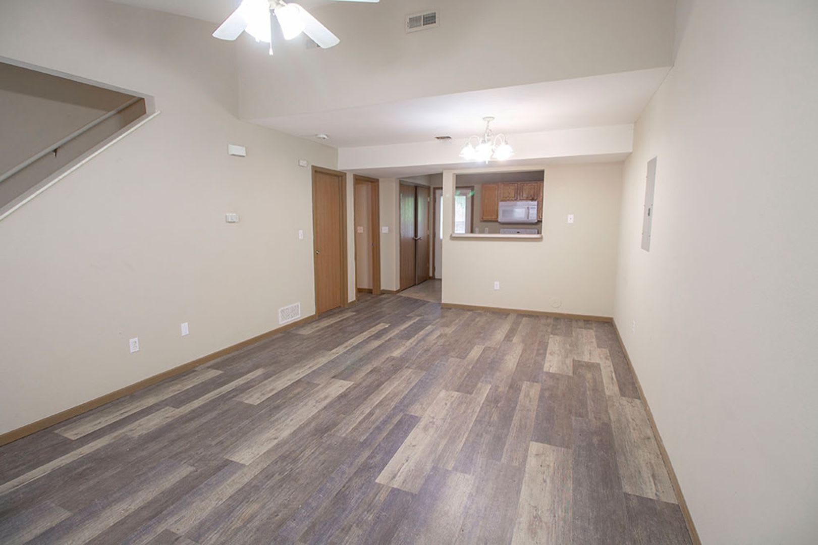 Large 4 bedroom Duplex – photo 2