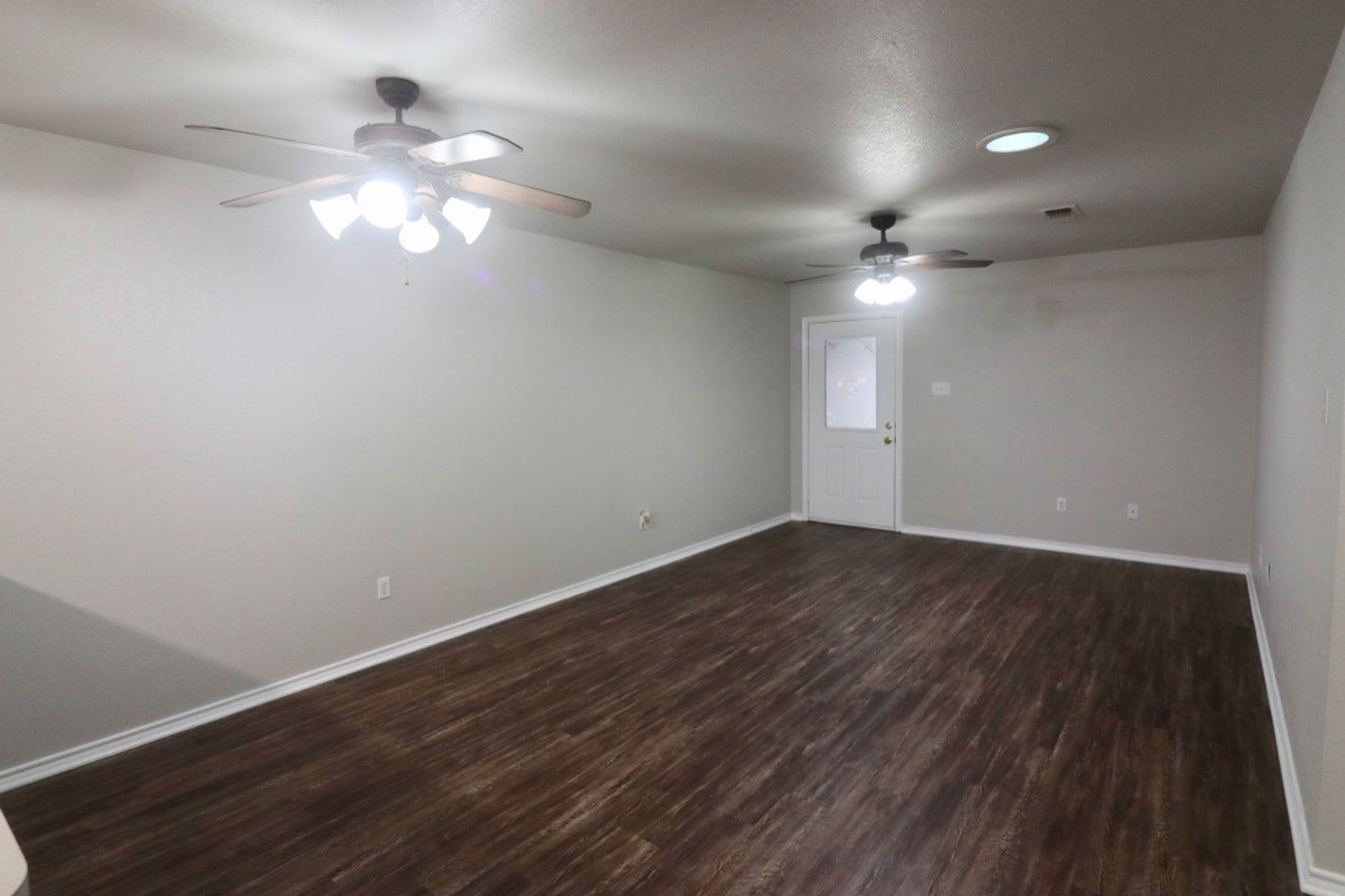 FOR LEASE! Nicely Remodeled 3 BR – photo 3