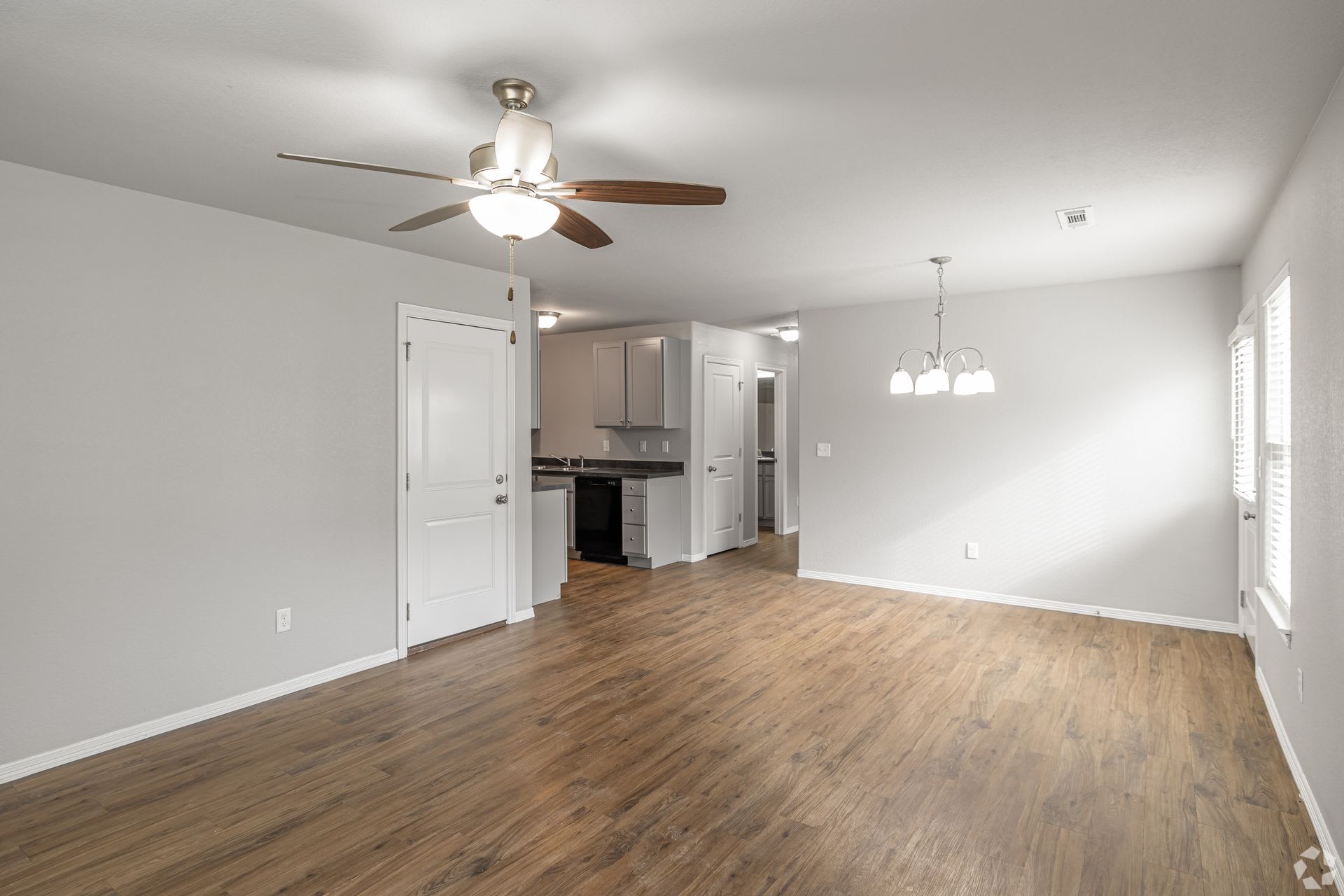 Montclair Court – photo 3
