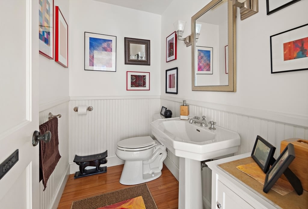 33 Lombard Rd – photo 2