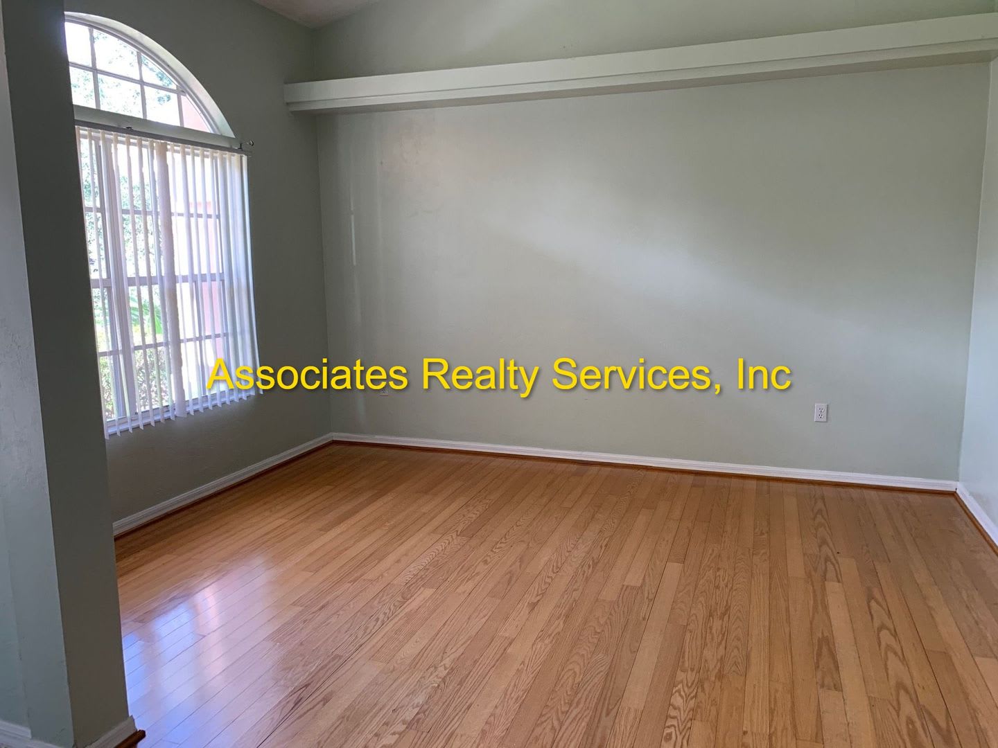 Extra Large 4/3 in Broadmoor!!! SUBLEASE through July 2027. – photo 4