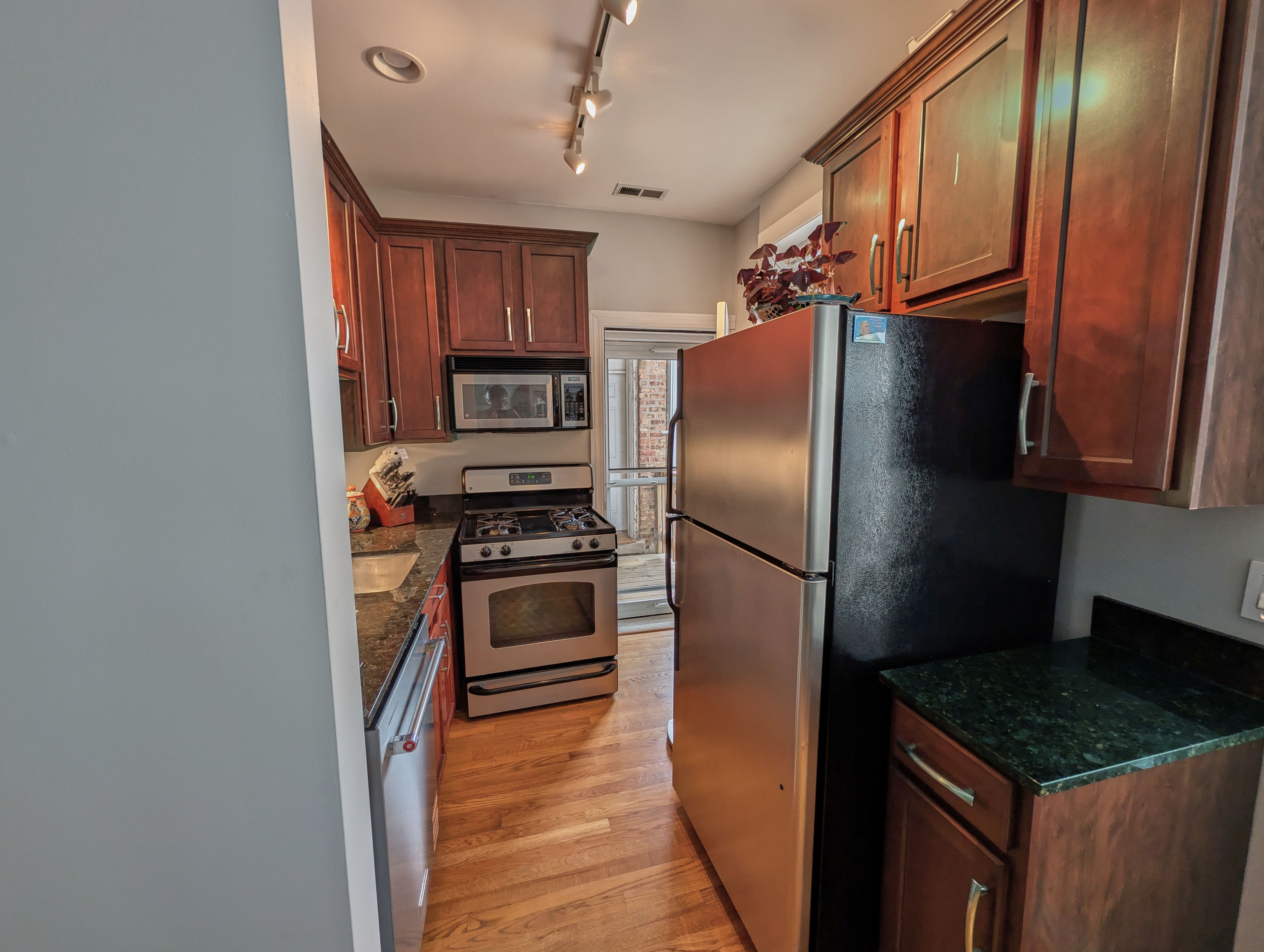 532 West Belmont Avenue – photo 5