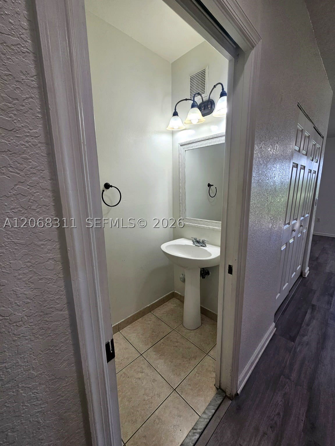 2514 SW 83rd Ter – photo 4