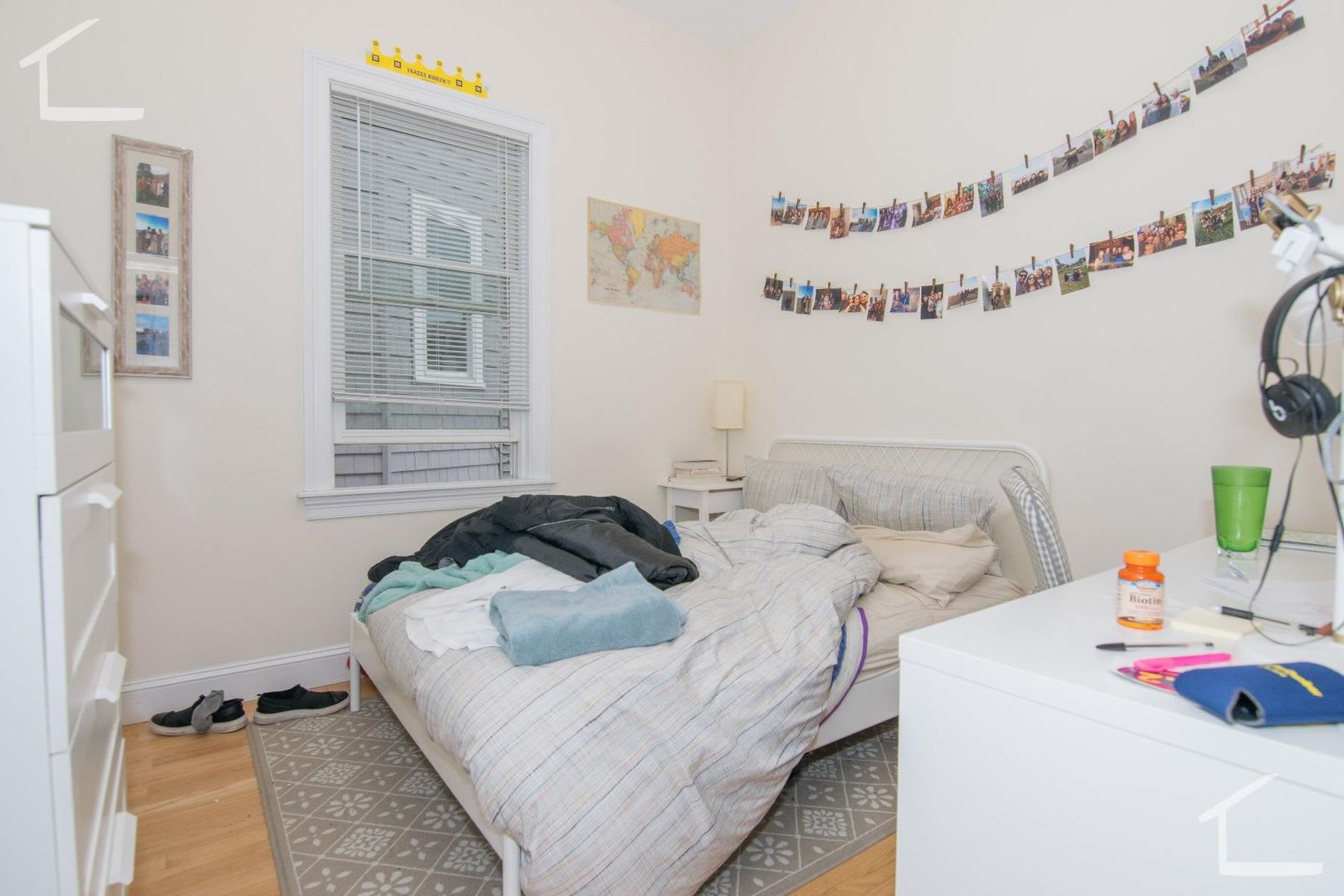 Charming 3 Bedroom-No Broker Fee – photo 1