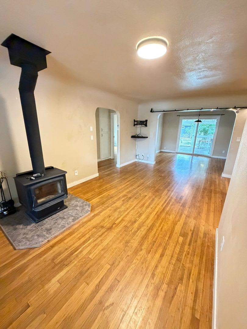 3 Bedroom With Large Back Yard And Trailer Parking – photo 2