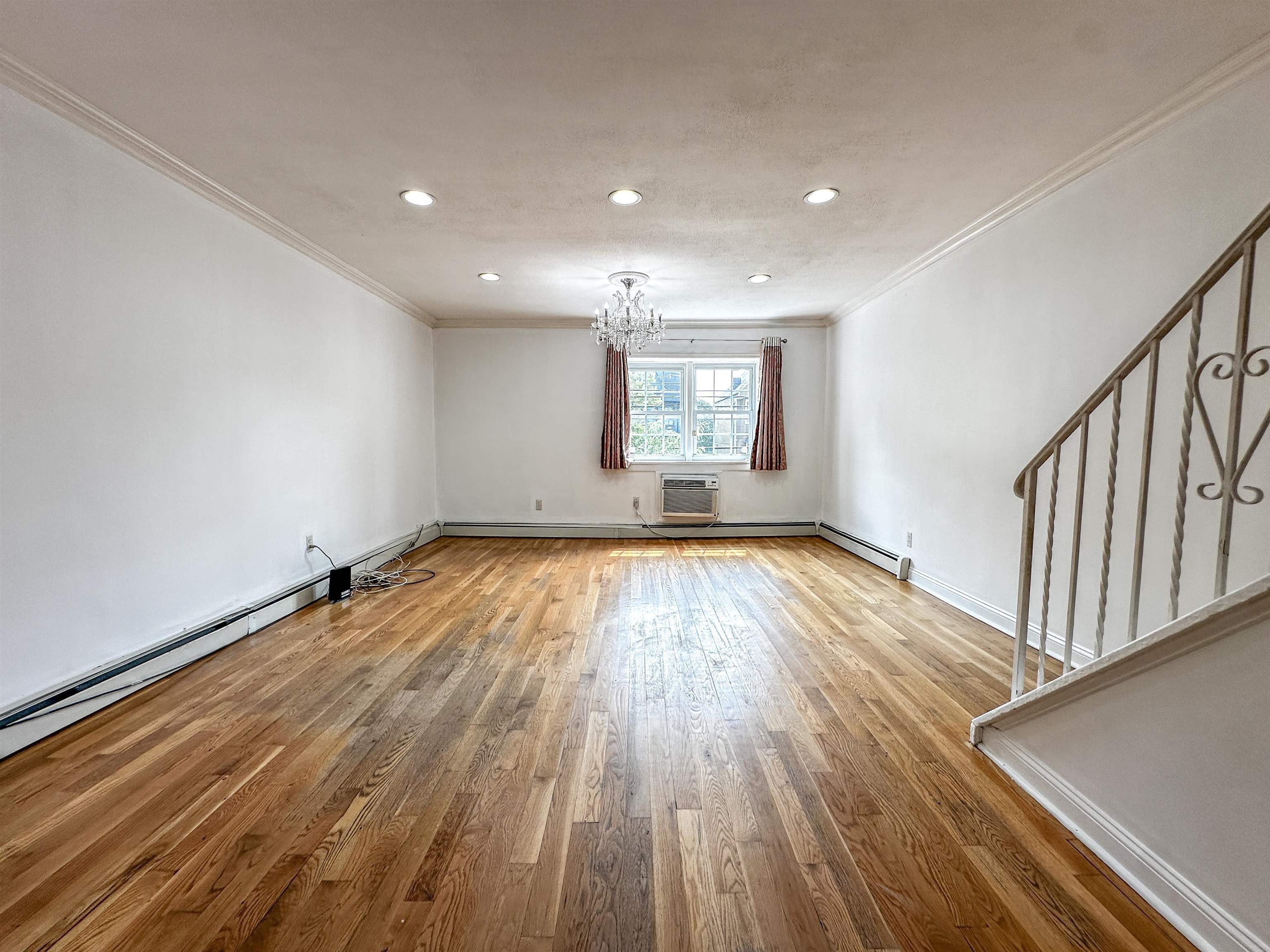 639 PALISADE AVE – photo 4