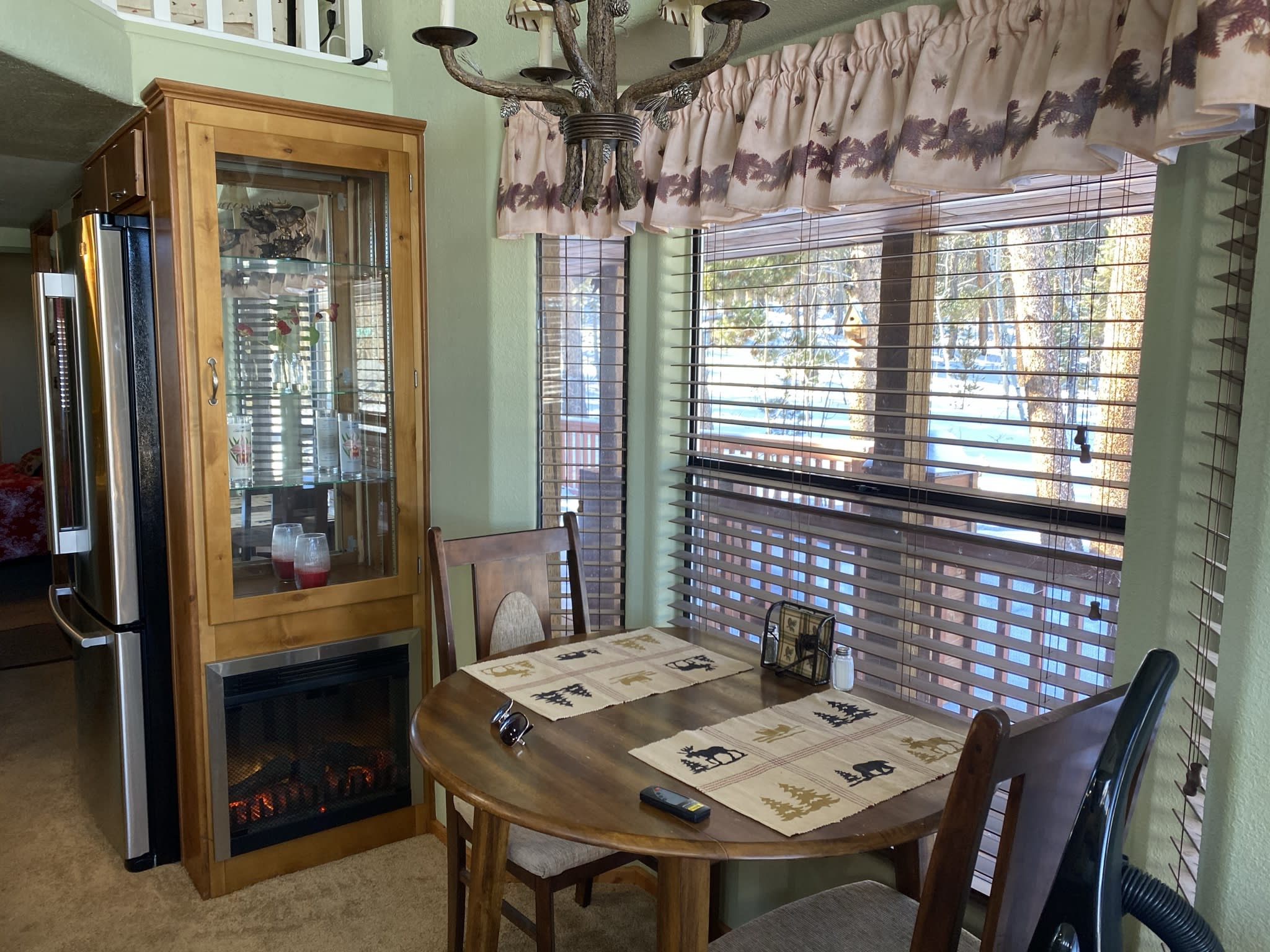 240 Sunshine Lp – photo 2