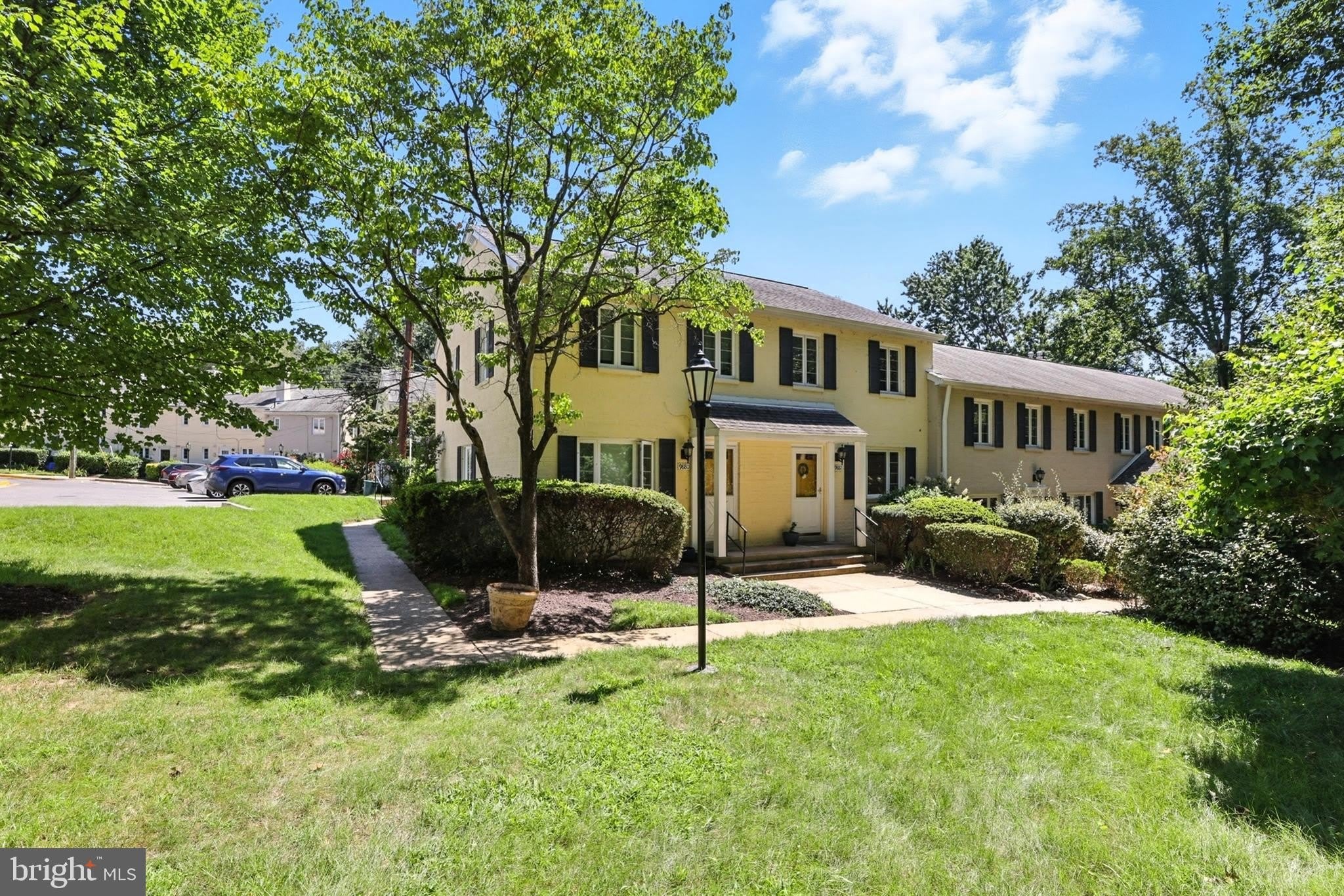 9882 HOLLOW GLEN Place – photo 1