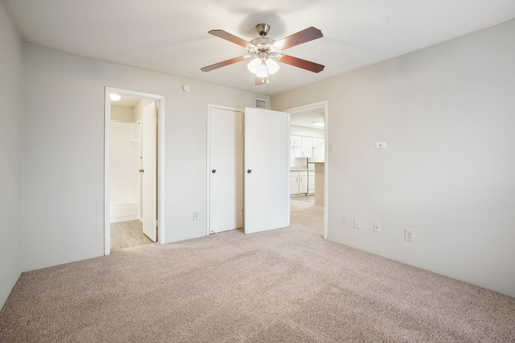 The Colonies Apartments – photo 2