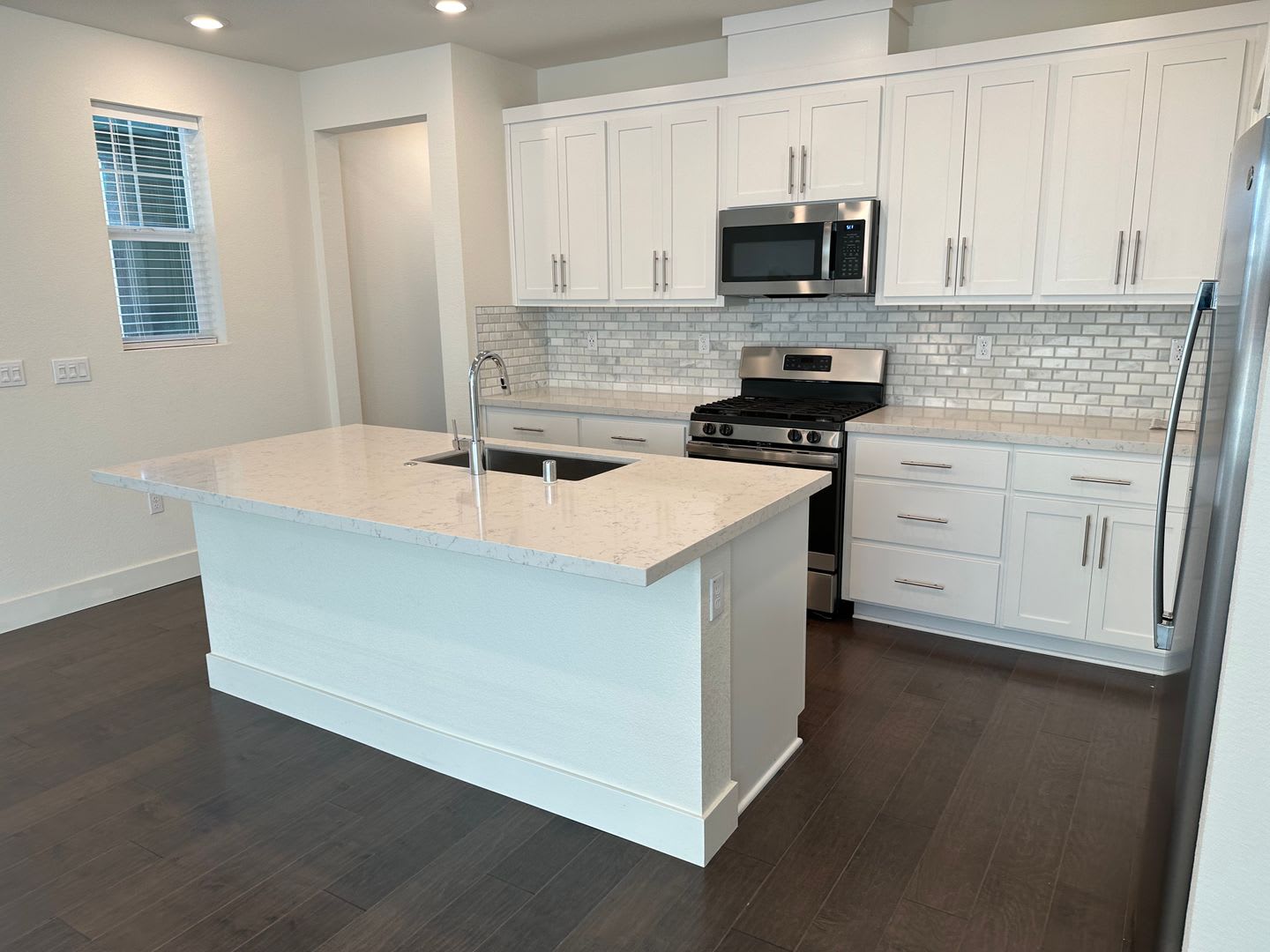 Beautiful 4 Bedroom / 3 Bath River Islands Home Lathrop W/ Solar – photo 5