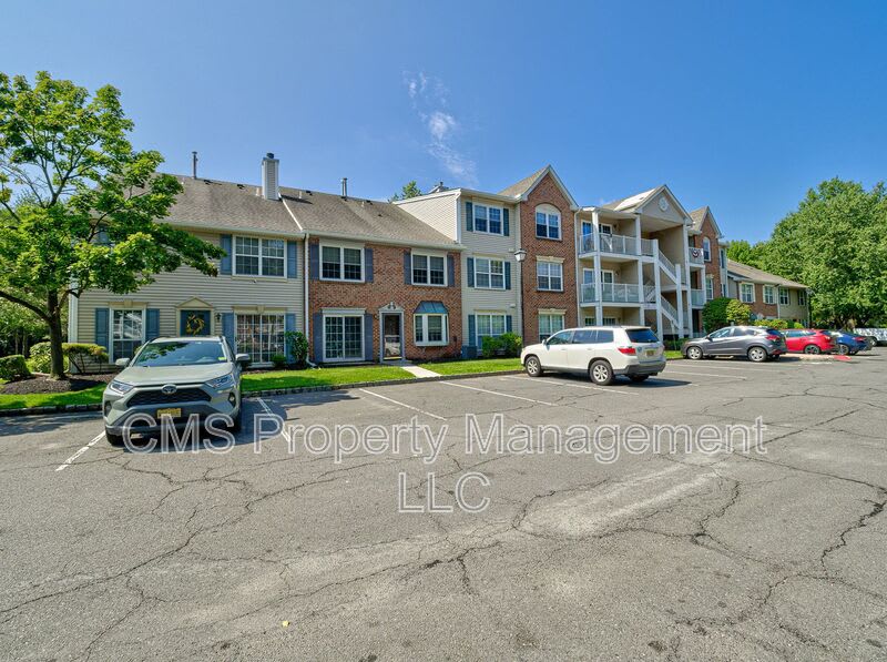 96 Versailles Ct – photo 4