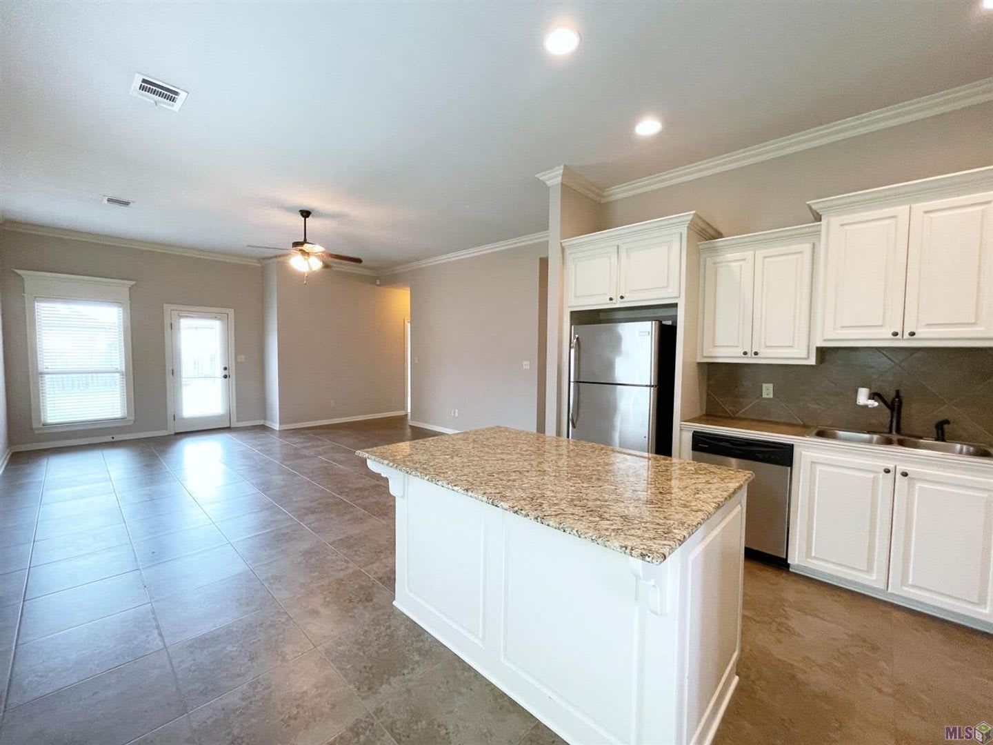 3 Bedroom House in a Gated Community – photo 3