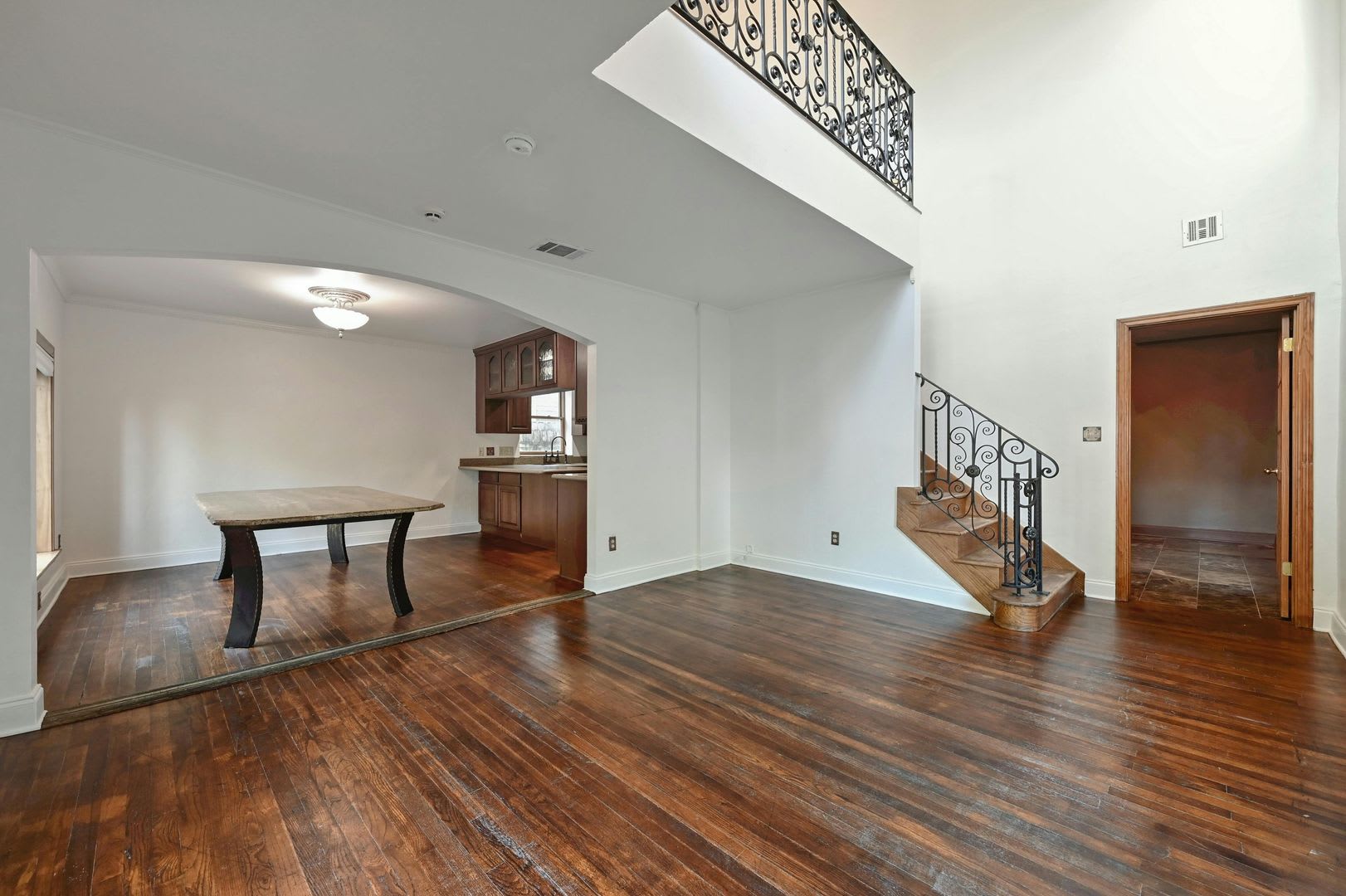 6Bed/4Bath in West Campus – photo 3