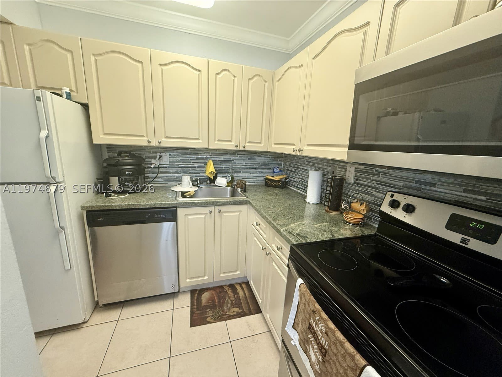 10413 N Kendall Dr – photo 2