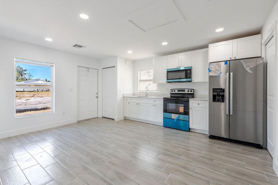 4959 Southeast Primrose Way Unit 2 – photo 2