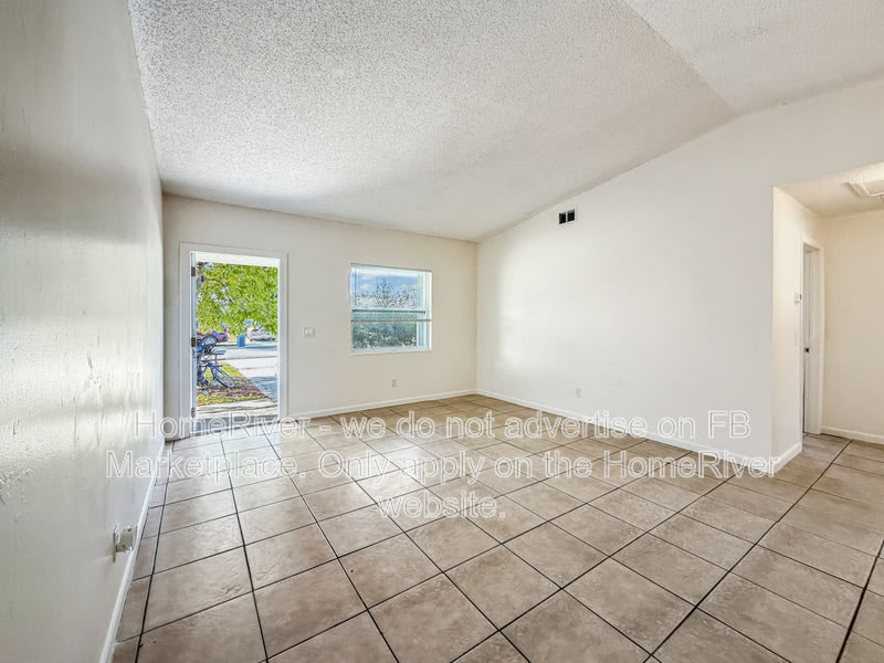 2920 SE Amherst St – photo 5