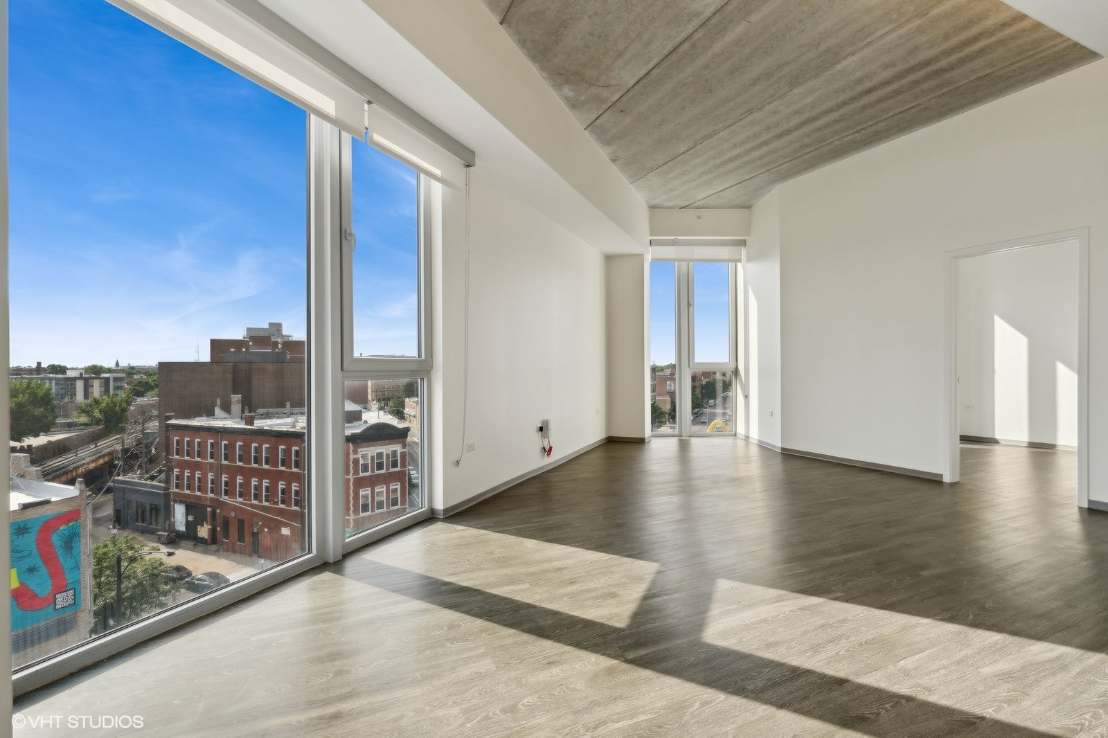 1904 N Milwaukee Ave – photo 1