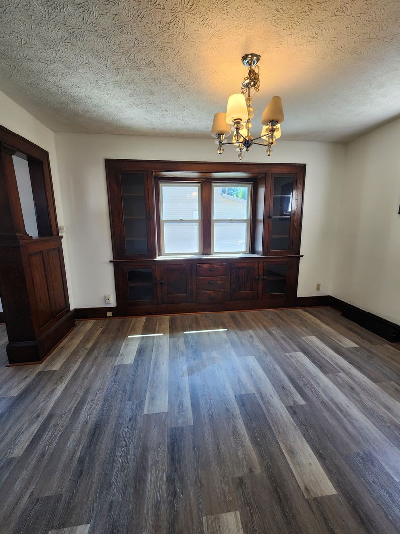 Beautifully Update 4 Bedroom House For Rent in Firestone Park – photo 4