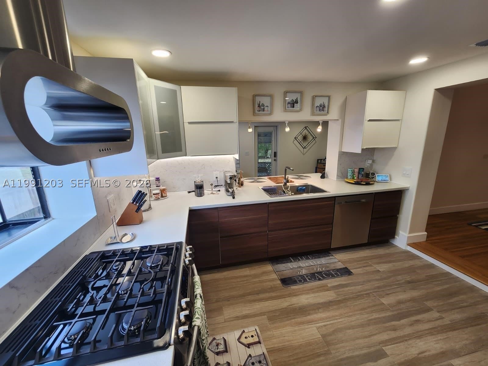 831 Plover Ave – photo 1