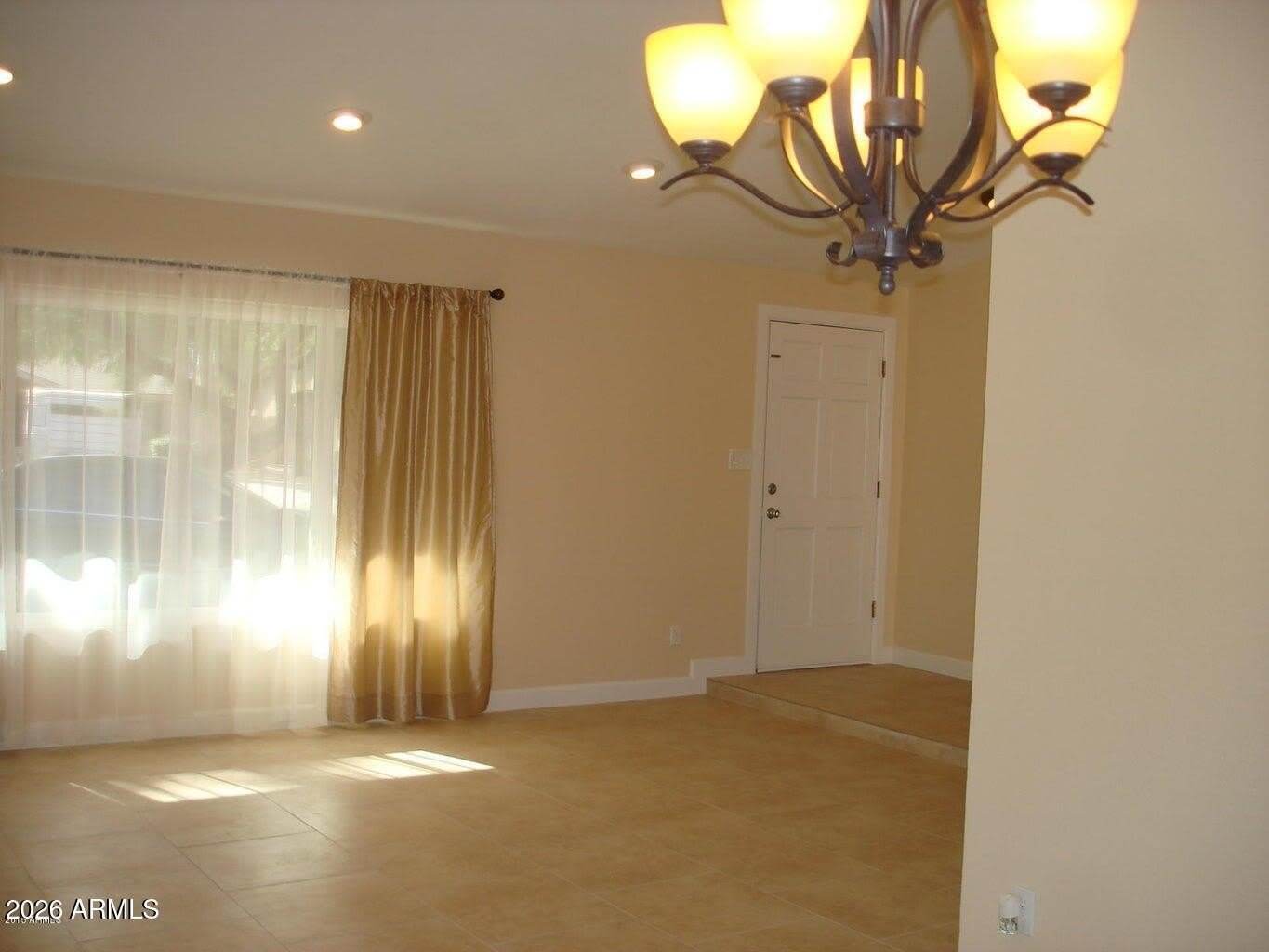 2706 E SYLVIA Street – photo 3