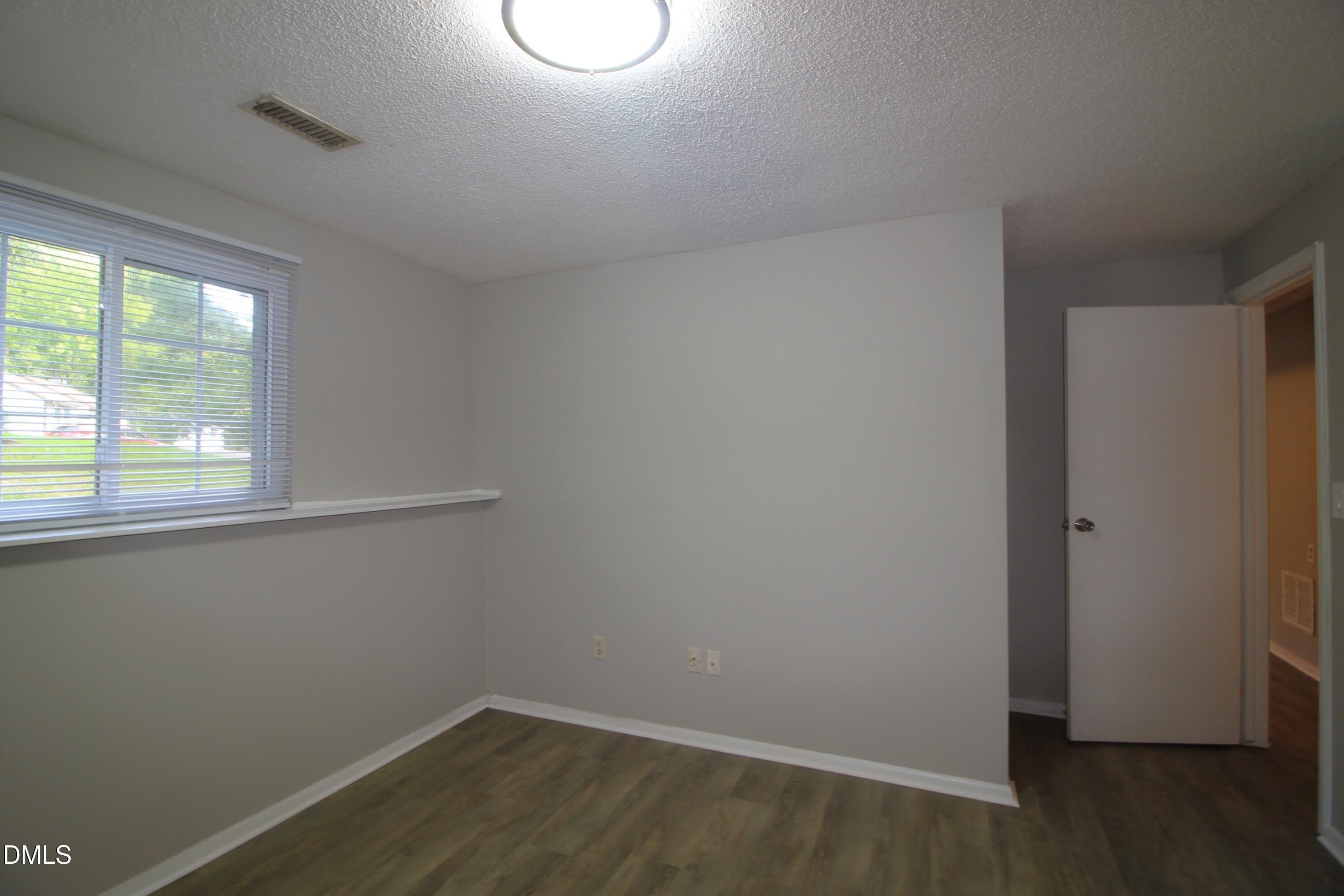 408 Drolmond Drive – photo 4
