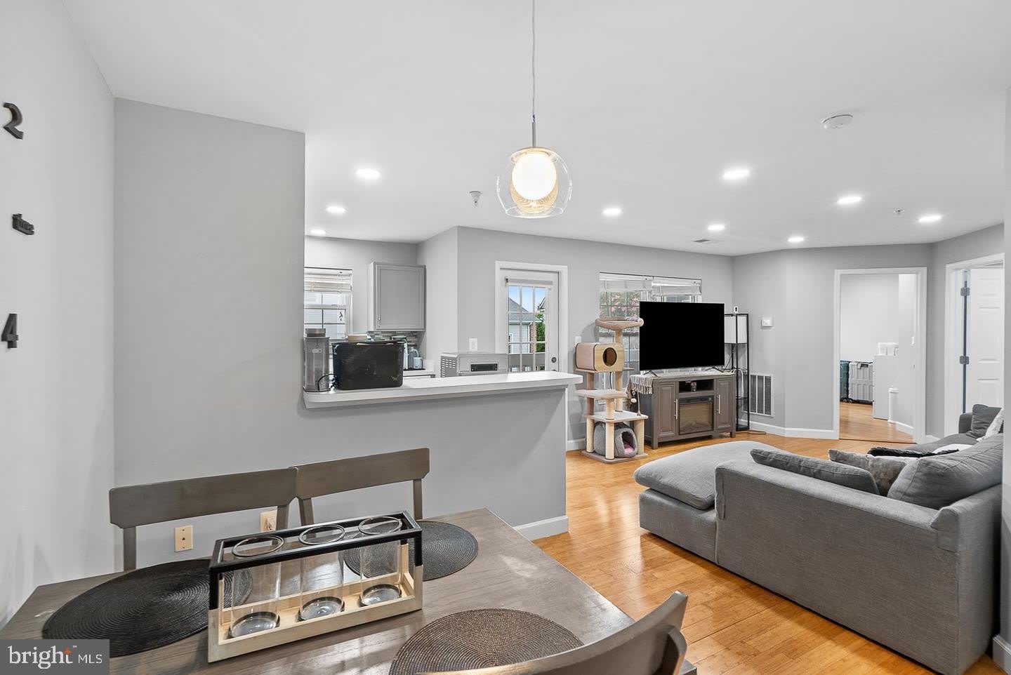 645 Constellation Square Se – photo 4