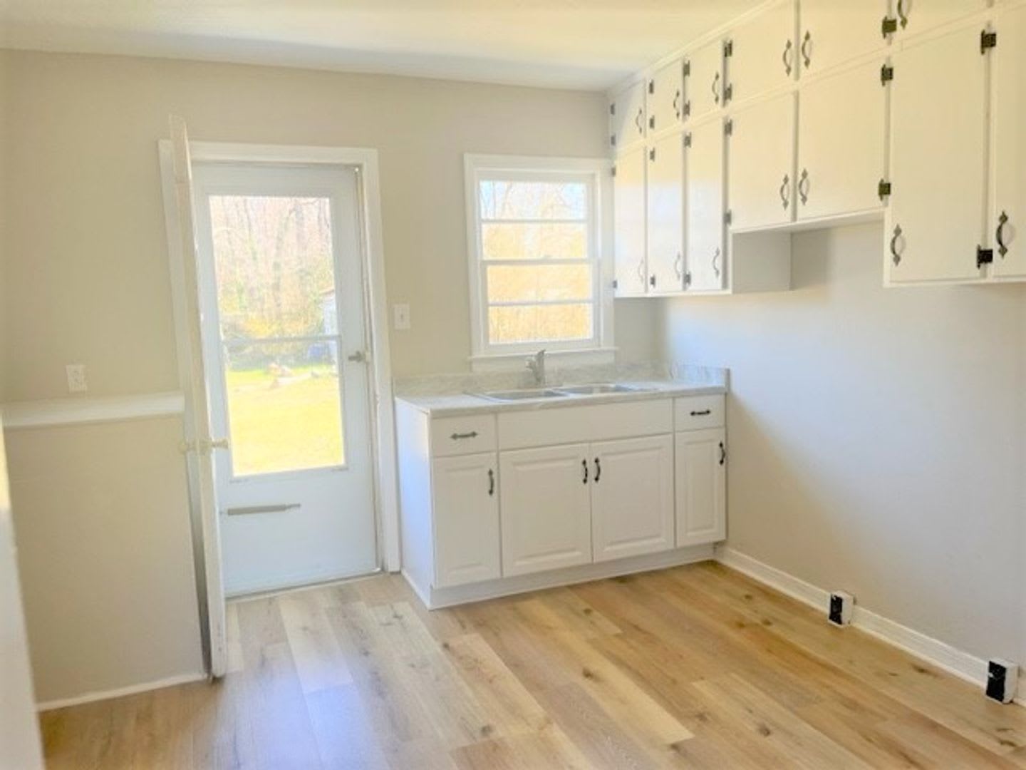Renovated Duplex Available Now – photo 5