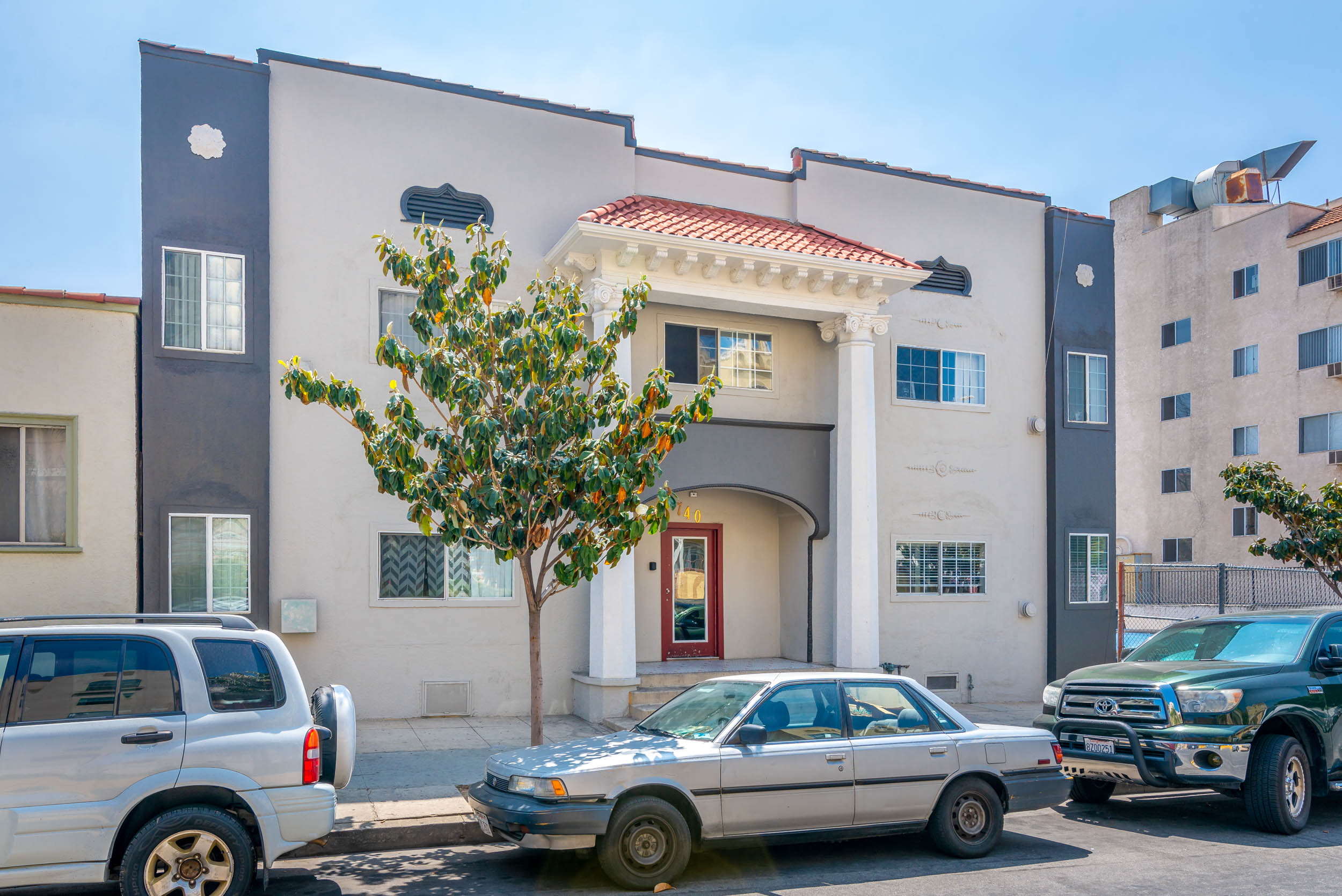 740 S. Carondelet – photo 2