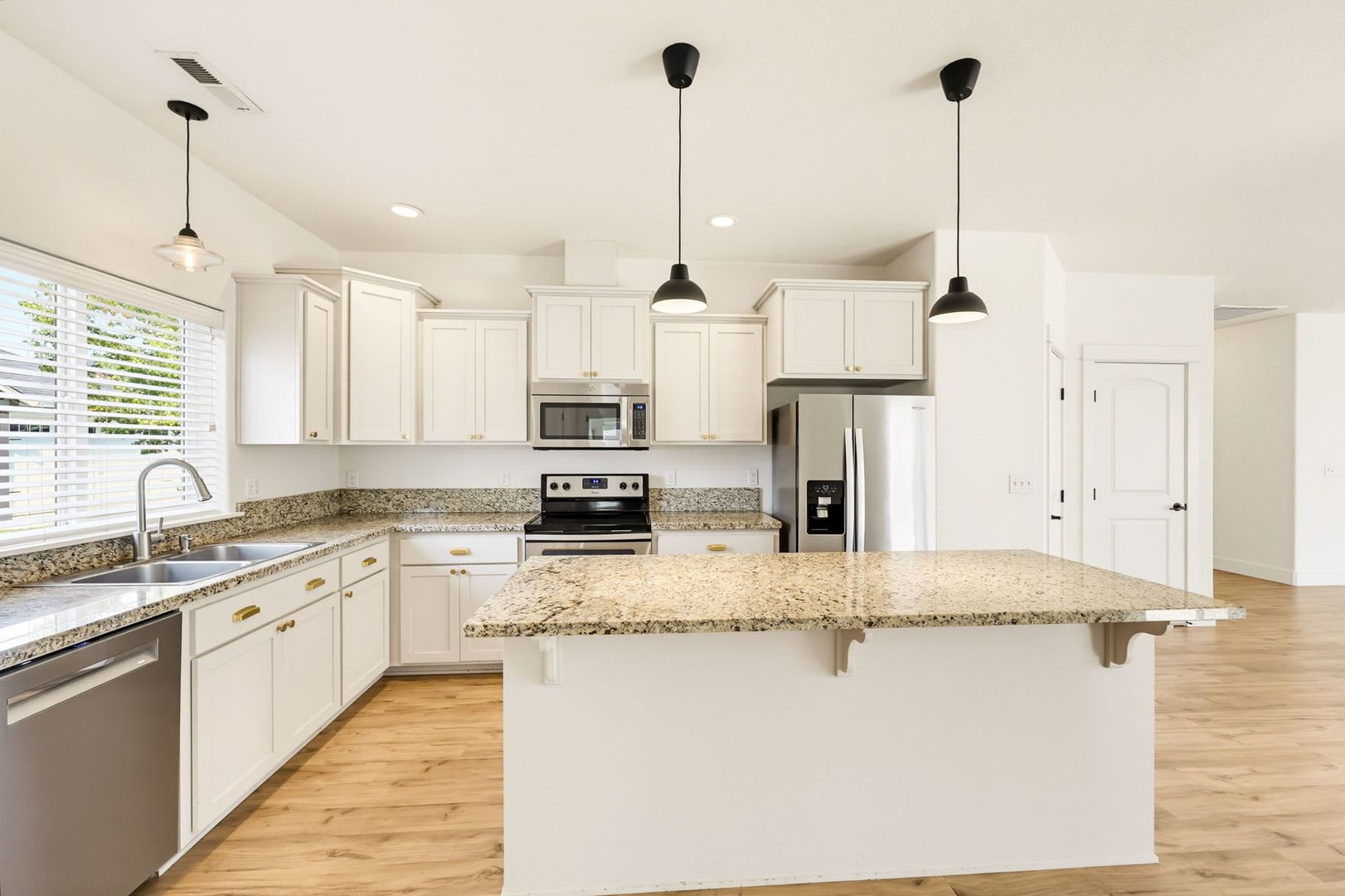 Newer 3 Bedroom 2 Bathroom Home in a Nice Neighborhood – photo 2