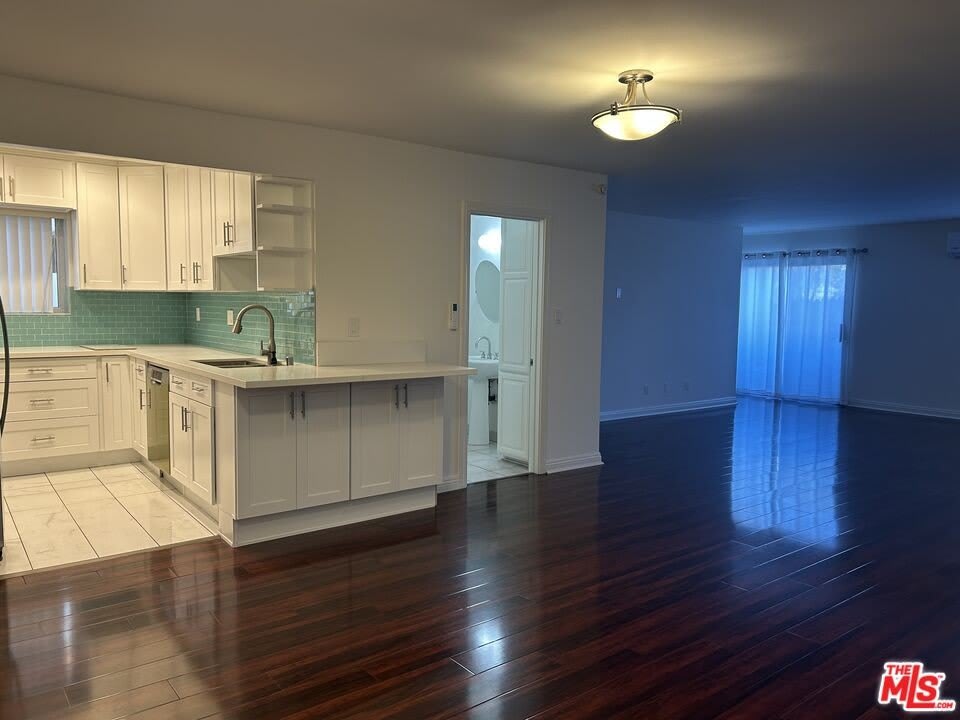 2452 Chelsea Pl – photo 3
