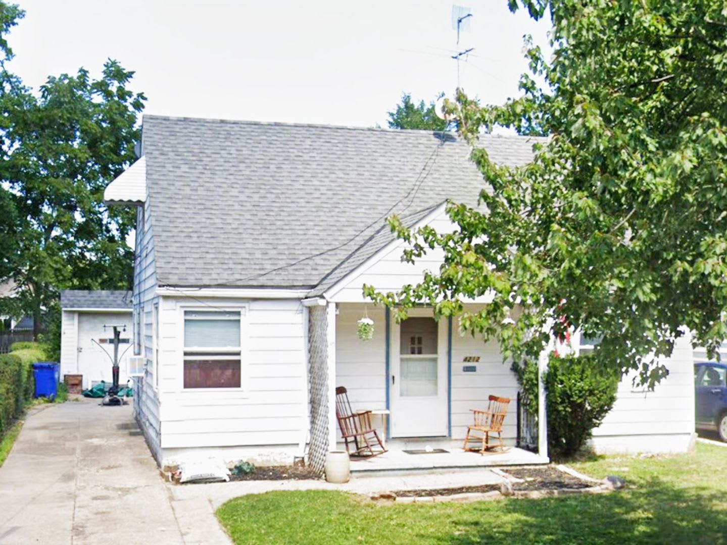3 BED 1 BATH SINGLE FAMILY HOME! – photo 1
