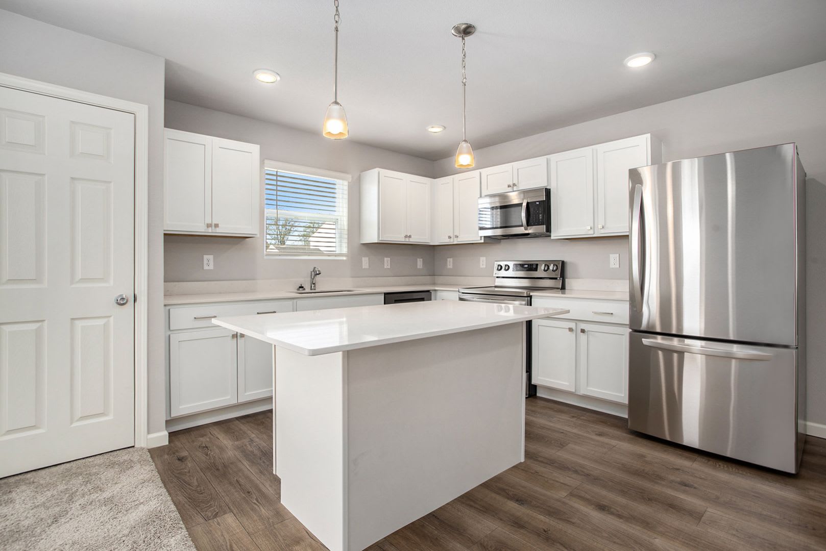 372 North Sherman Street – photo 3