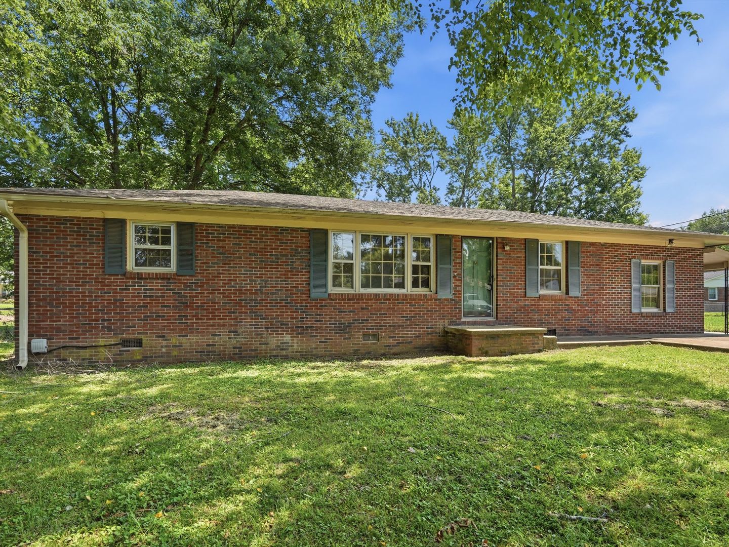 Close to Downtown Athens! Established neighborhood! – photo 2