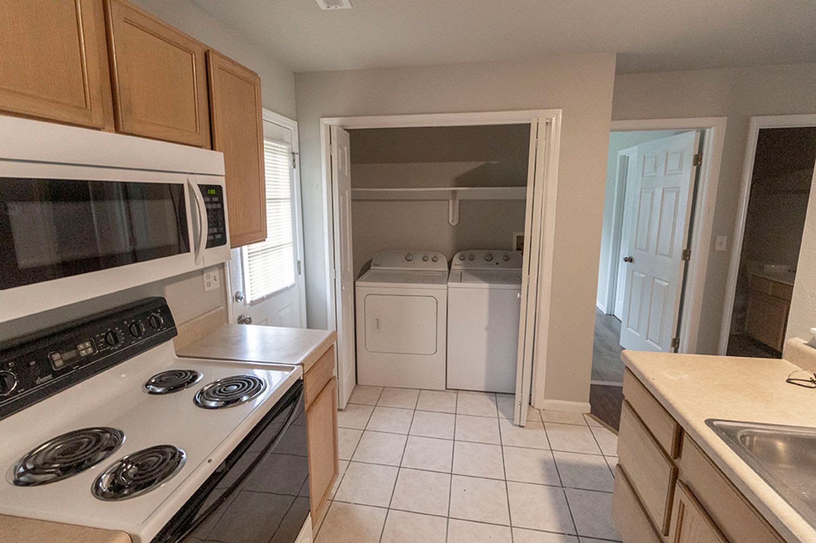 3 Bedroom Duplex! – photo 4