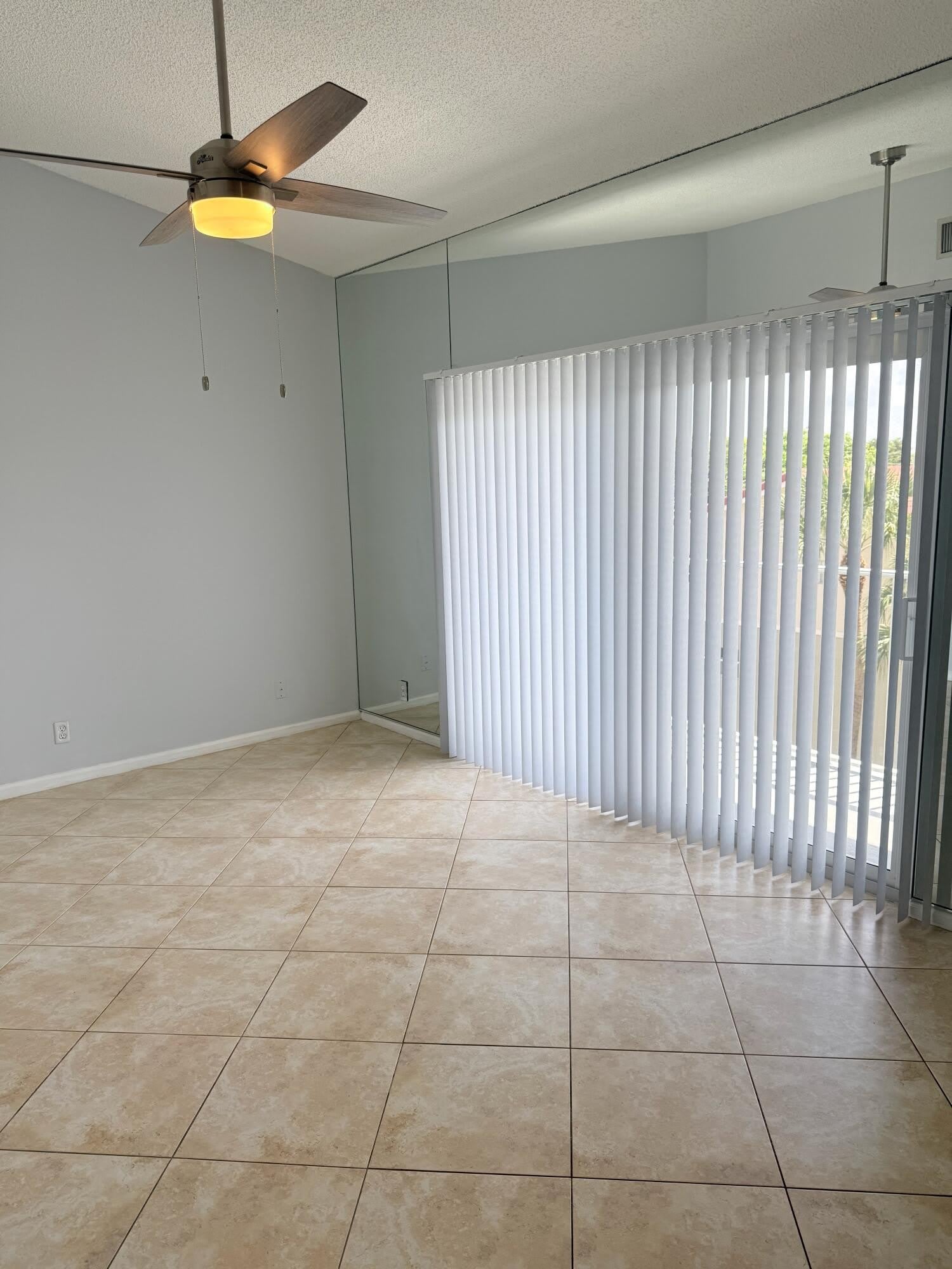 2351 Ne 14Th Street Causeway – photo 5